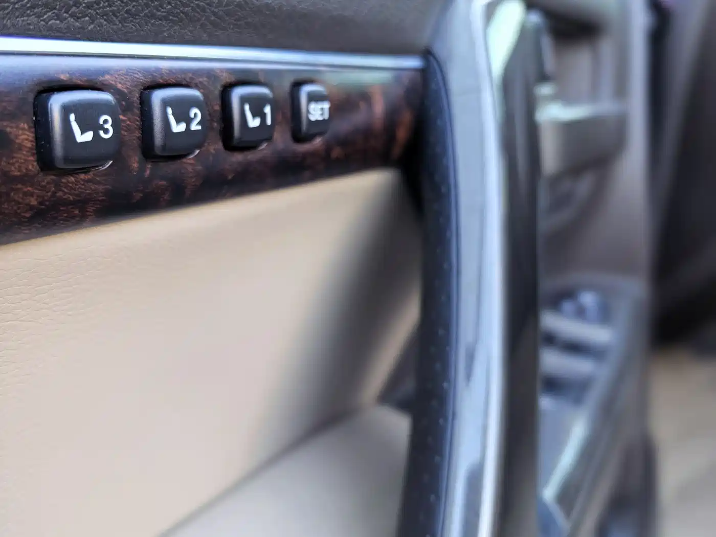 Toyota Land Cruiser 2010 Model 4.7L Automatic VX фото 6