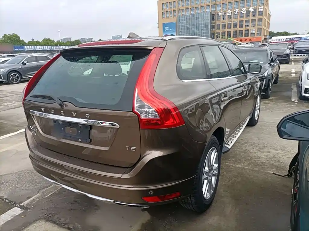 Фото 7 - Volvo XC60