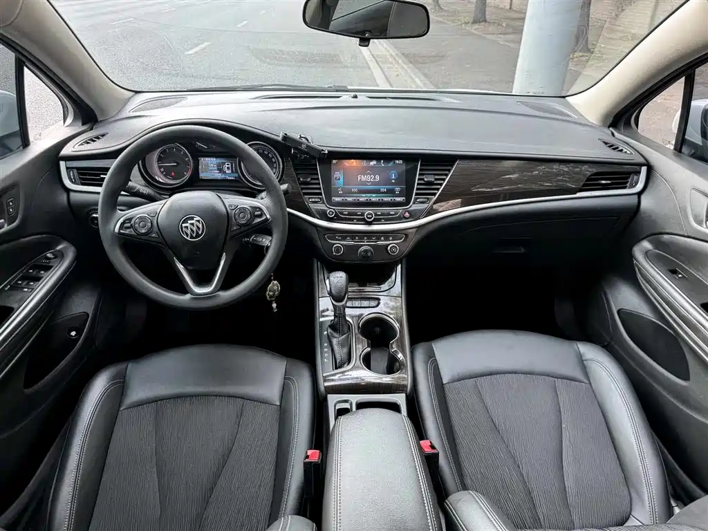 Buick Verano 2019 Sedan 20T Dual Clutch Leading фото 5
