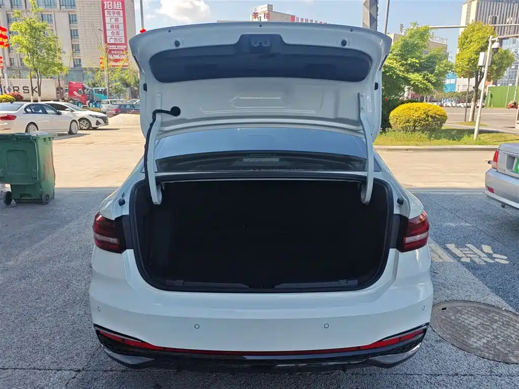 Volkswagen Lavida 2024 Model 300TSI DSG Starlight Leading Edition фото 19
