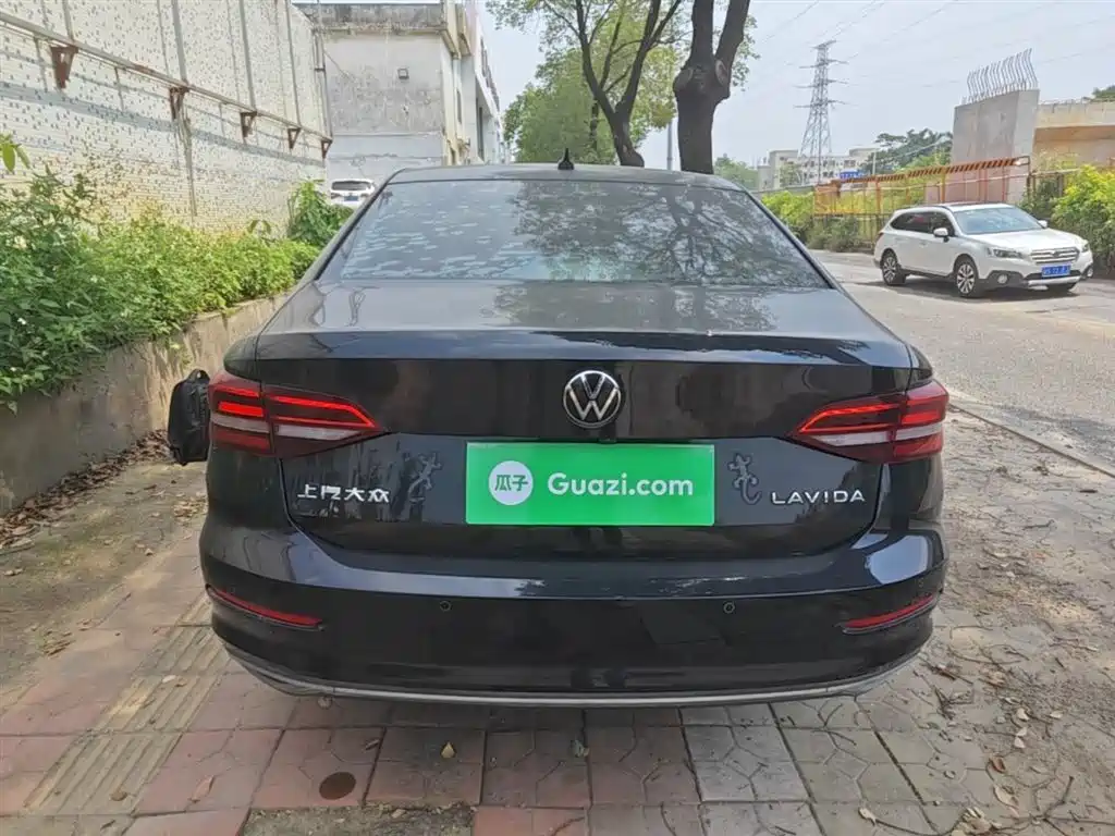 Volkswagen Lavida 2021 1.5L Automatic Vision Edition фото 6