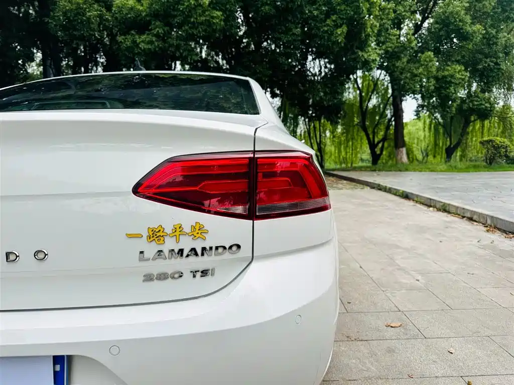 Volkswagen Lamando 2015 280TSI DSG Comfort фото 12