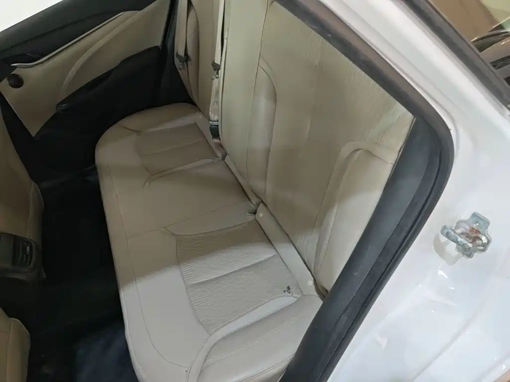 Фото 17 - Buick Excelle