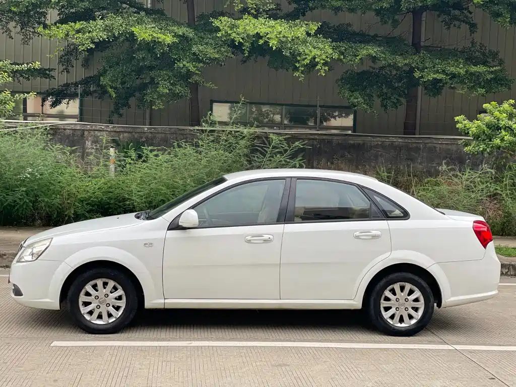 Фото 14 - Buick Excelle