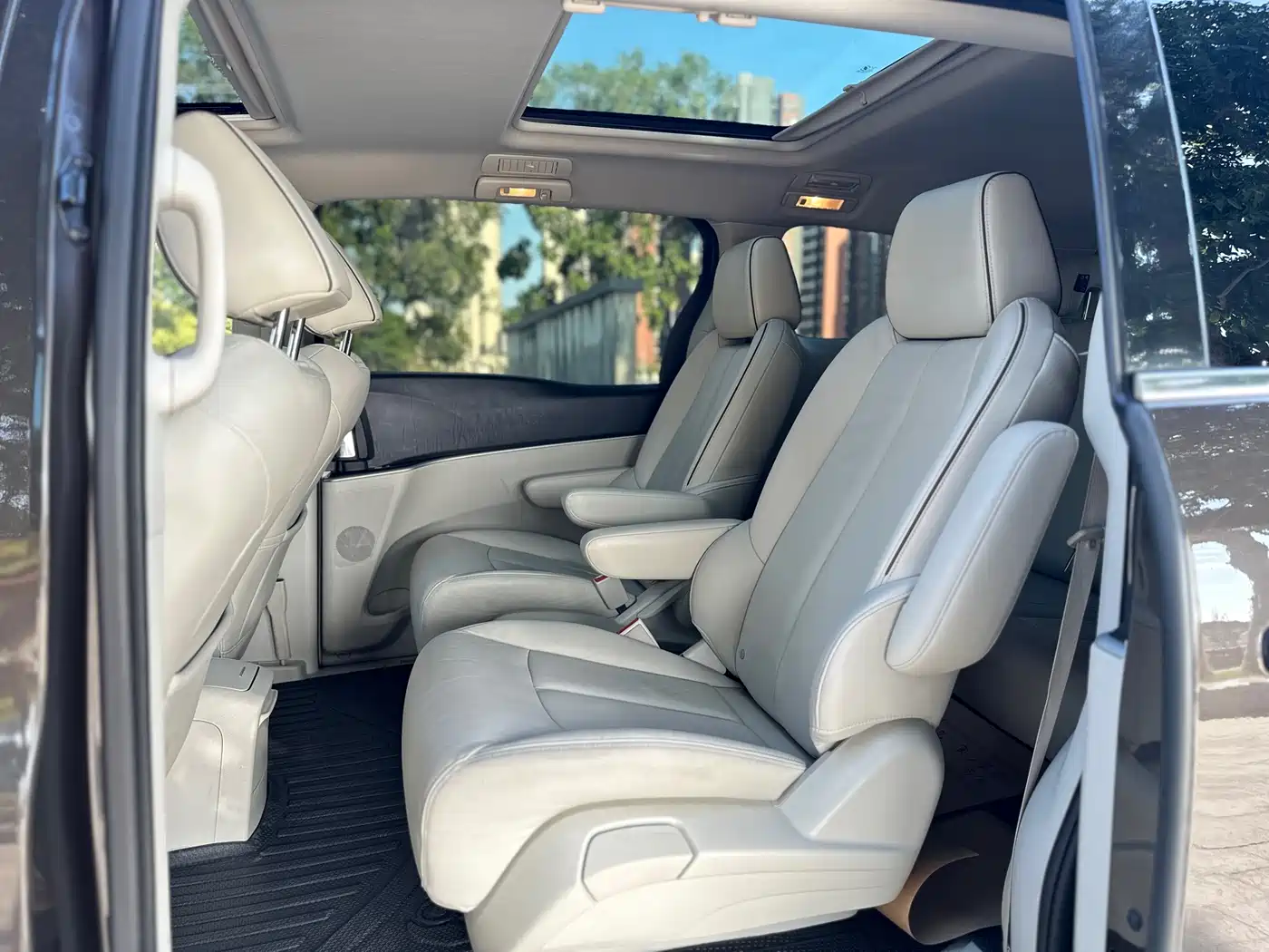 Buick GL8 2020 Land Business Class 652T Premium фото 10
