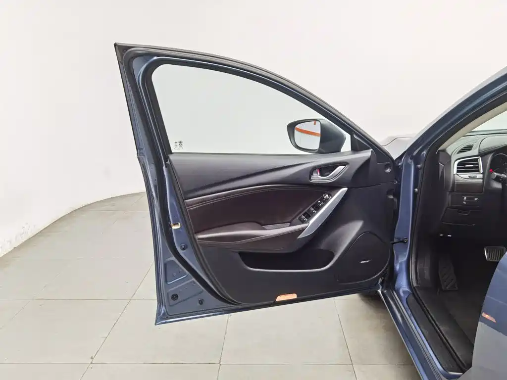 Фото 8 - Mazda Atenza