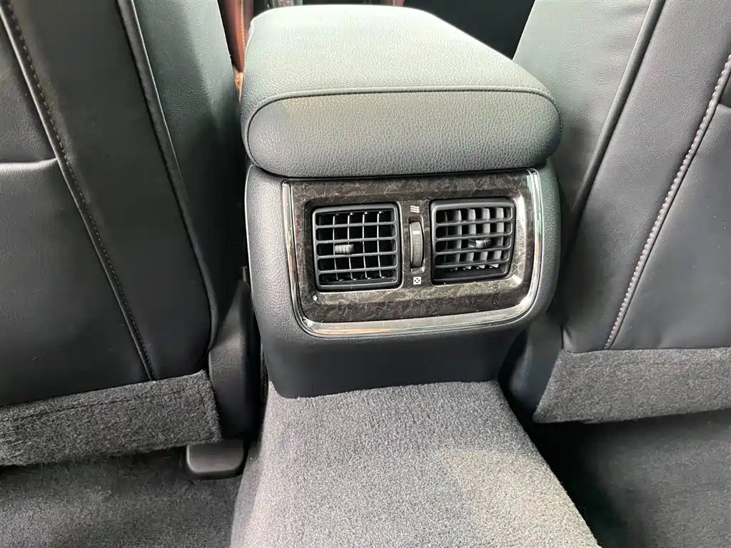 Toyota Crown 2018 2.0T Sport Edition фото 22