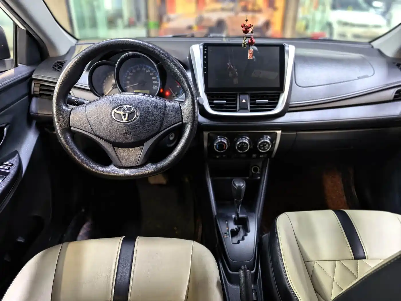 Toyota YARiS L Zhi Xiang 2017 1.5E CVT Charming Edition фото 6