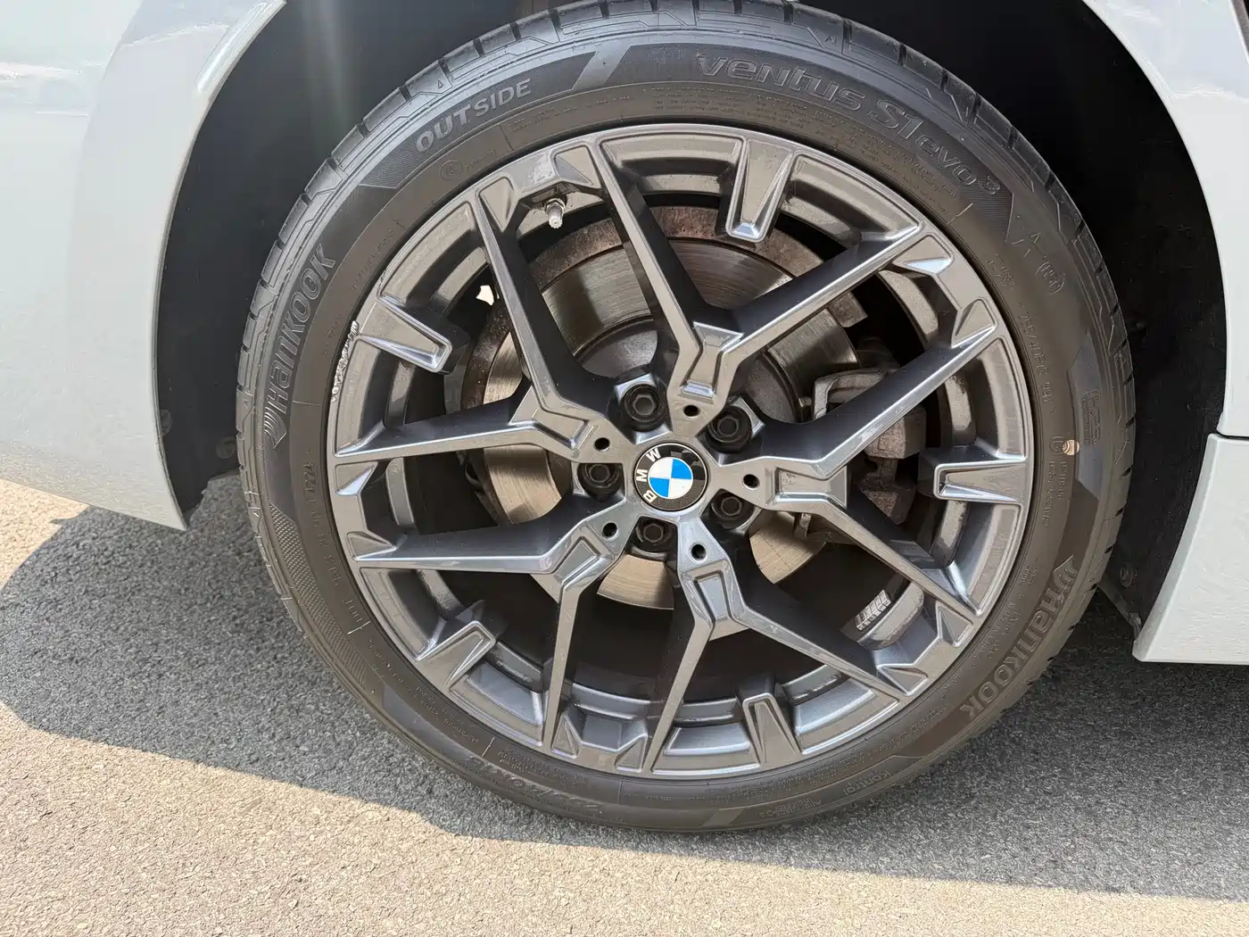 BMW 3 Series 2025 330Li M Sport Night Edition фото 14