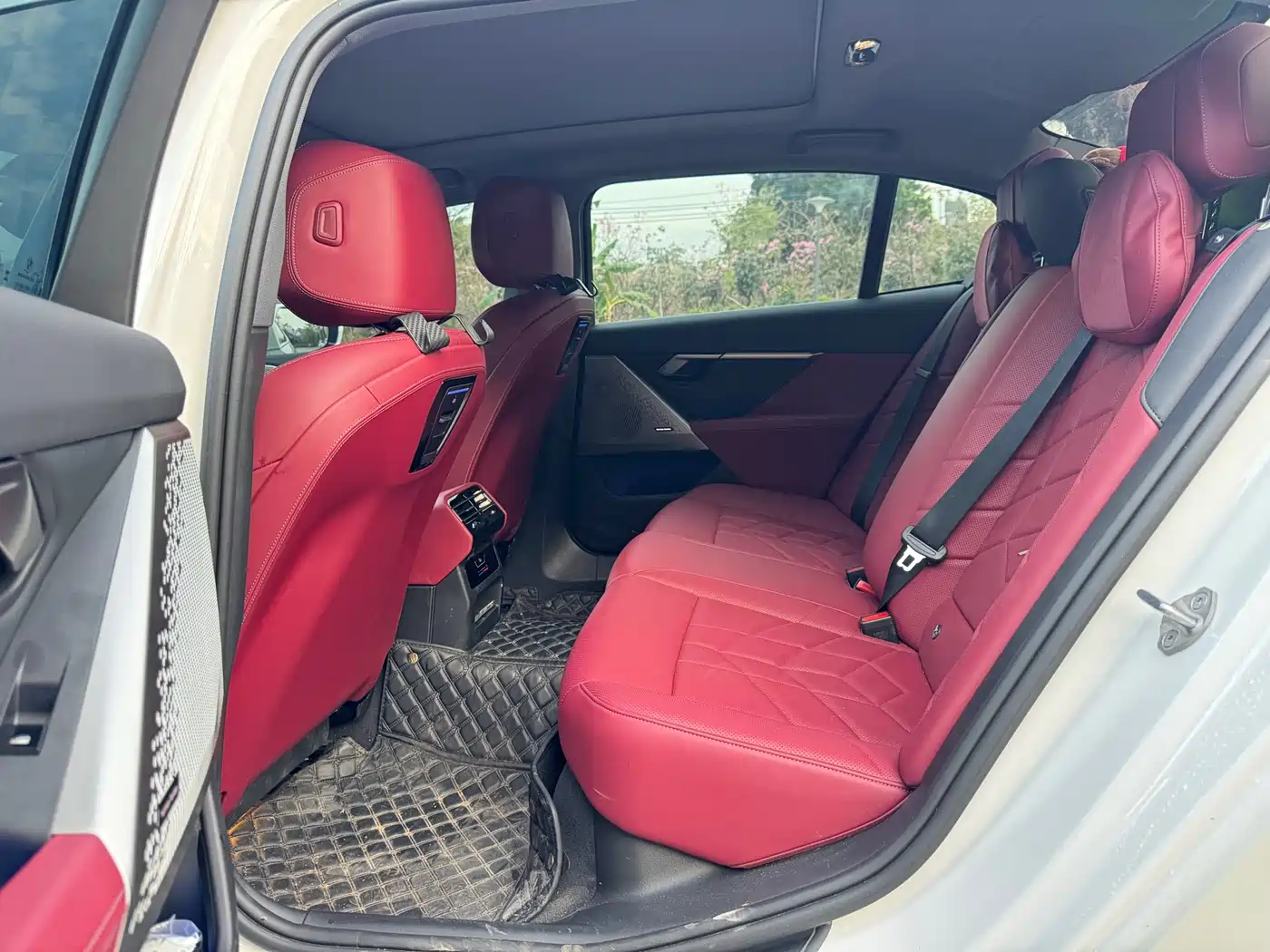 BMW 5 Series 2024 530Li Leading Model Luxury Package фото 17