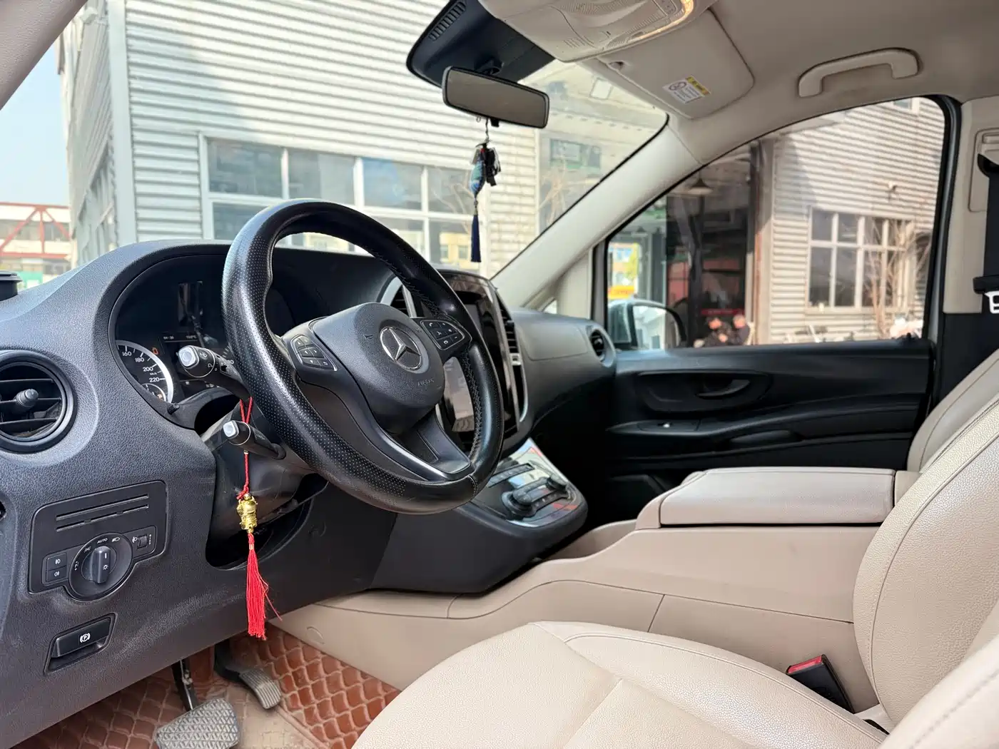 Mercedes-Benz Vito 2018 2.0T Business Edition China VI фото 7