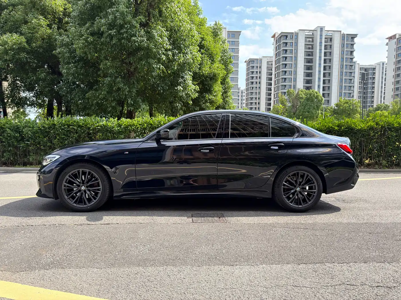 BMW 3 Series 2022 325Li M Sport Shadow Edition фото 9