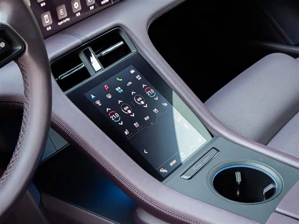 Porsche Taycan 2020 Taycan фото 26