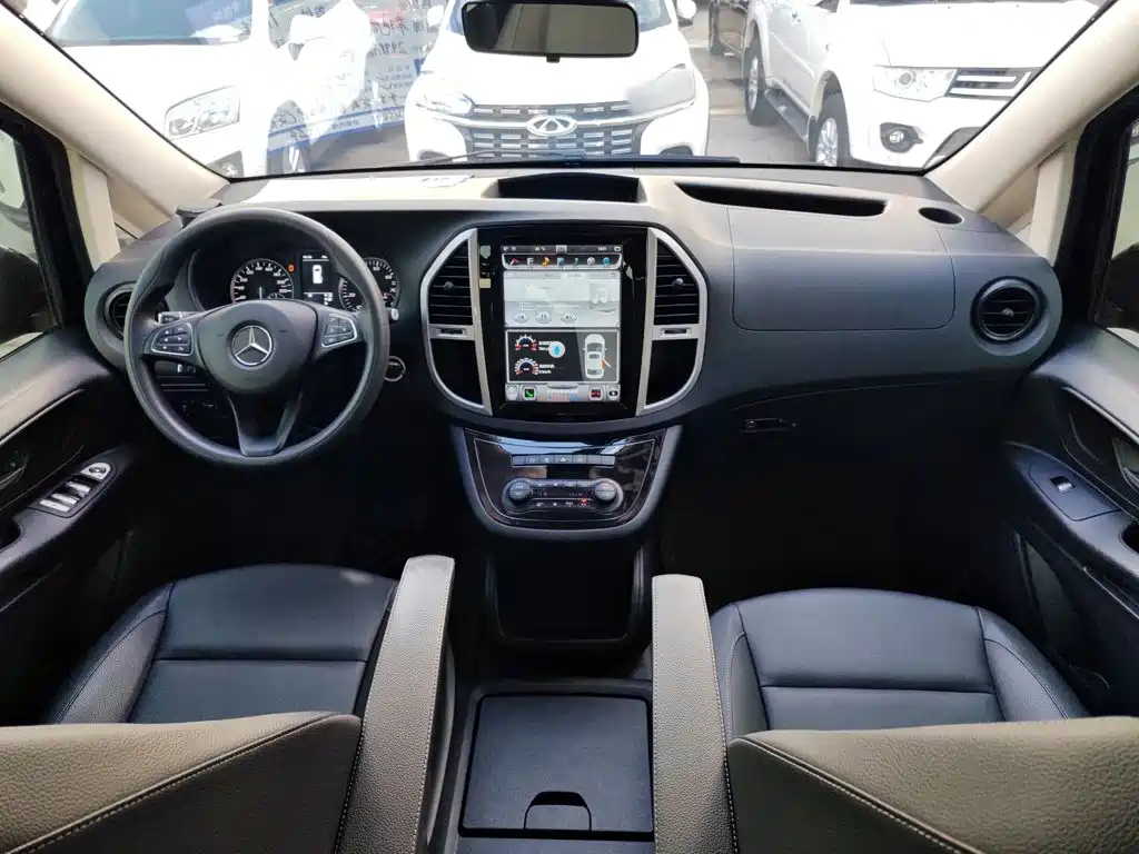 Photo 13 - Mercedes-Benz Vito