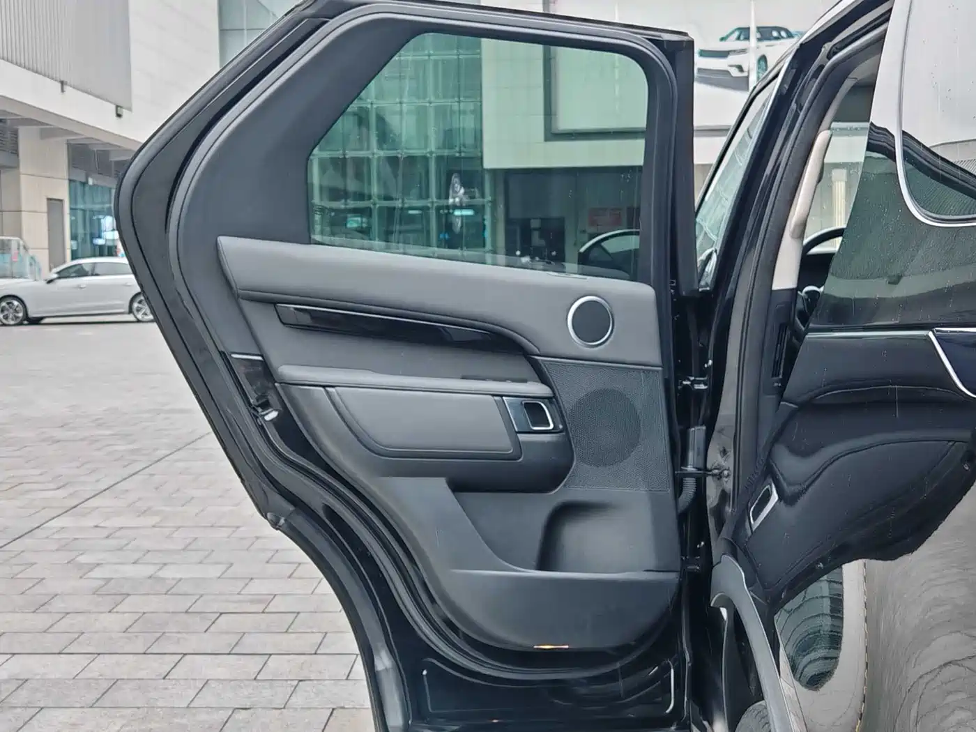 Land Rover Discovery 2020 3.0 SC V6 SE фото 14