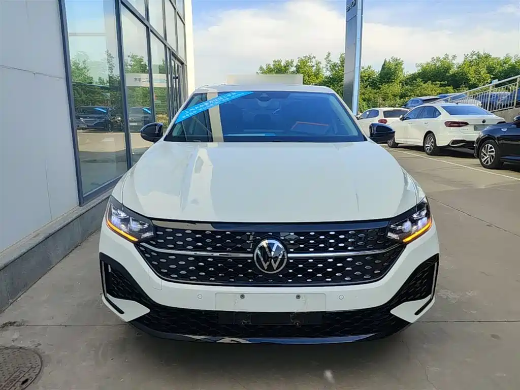 Volkswagen Lavida 2024 Model 300TSI DSG Starlight Leading Edition фото 3