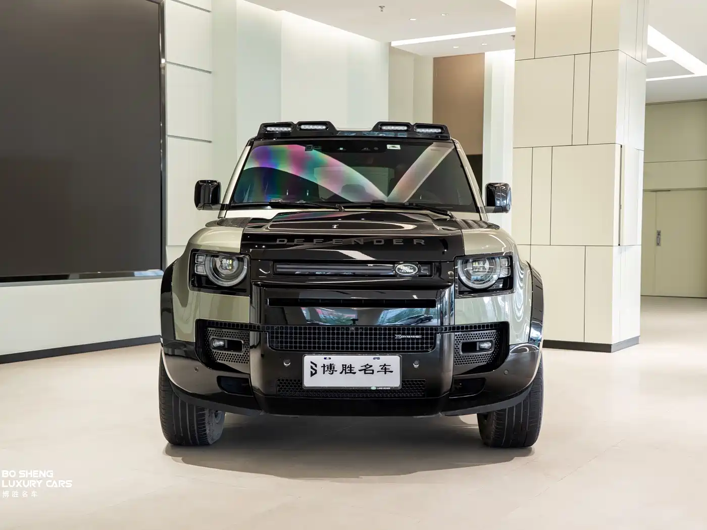 Land Rover Defender 2023 Model 110 3.0T P400 X-DYNAMIC HSE фото 2