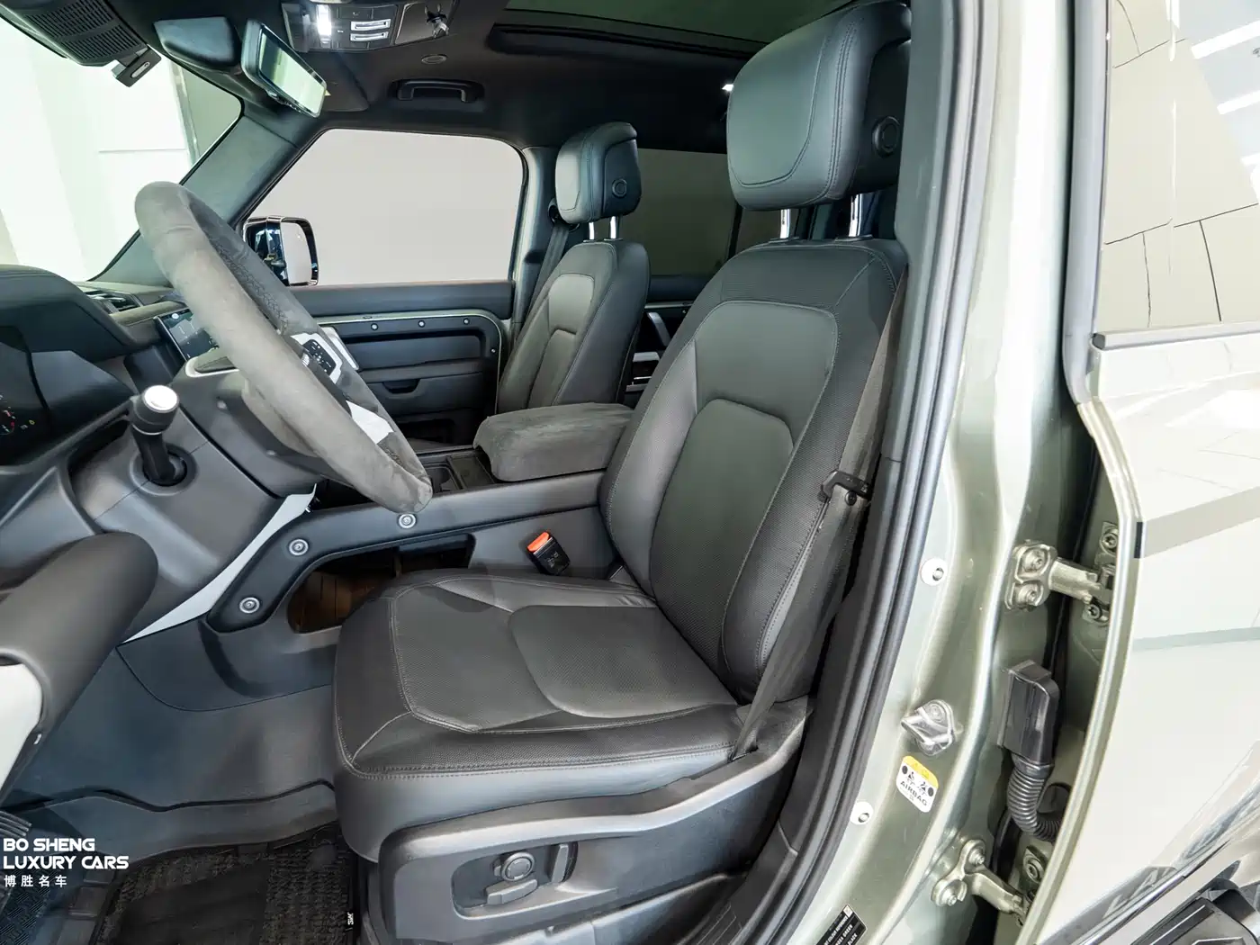 Land Rover Defender 2023 Model 110 3.0T P400 X-DYNAMIC HSE фото 12