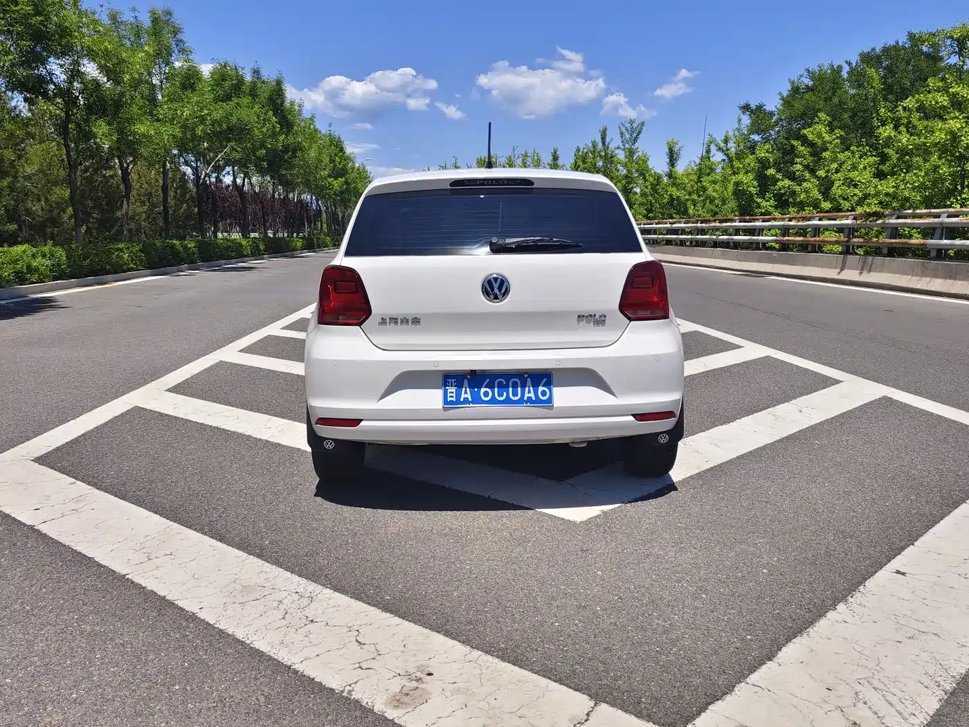 Volkswagen Polo 2016 1.6L Automatic Comfort фото 9