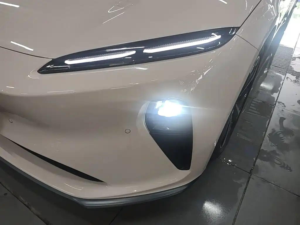 Фото 24 - NIO ET5T