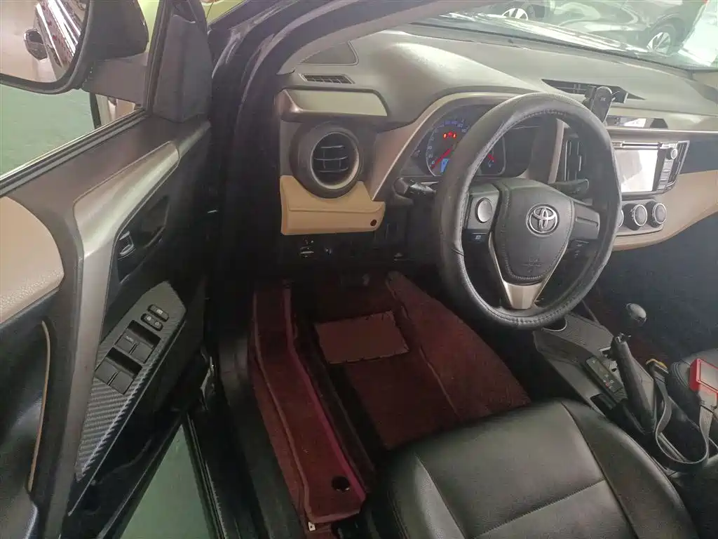 Toyota RAV4 Rongfang 2013 2.0L CVT 2WD Urban фото 15