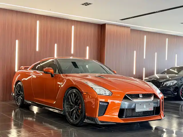NISSAN GT R
