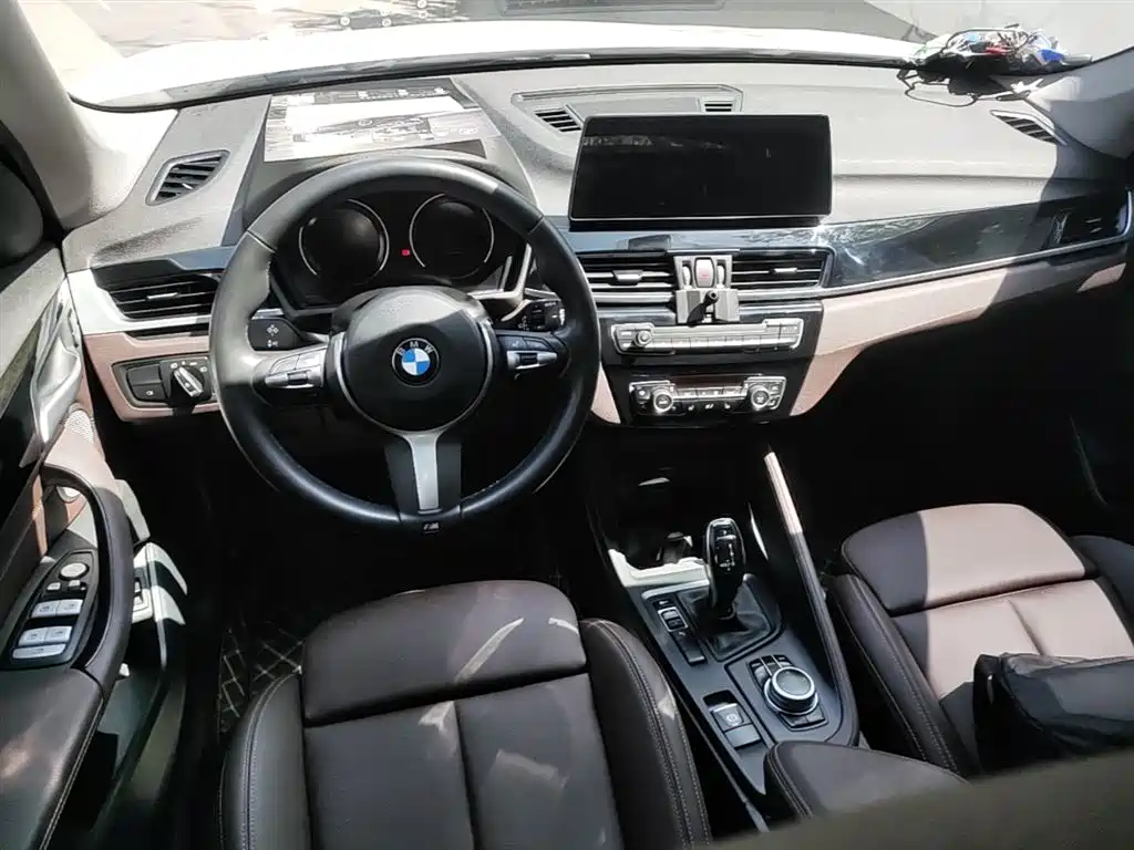 BMW X1 2022 sDrive25Li Leading фото 16