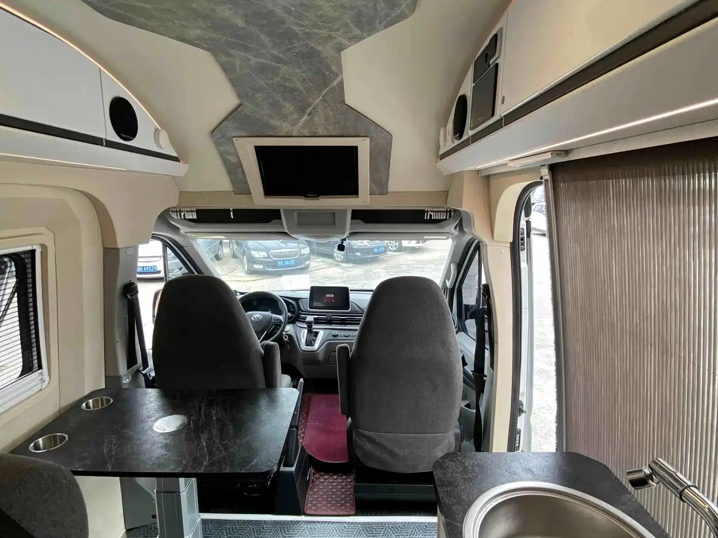 SAIC Maxus MAXUS V90 RV 2020 2021 2.0T Travel Home V90 Self-Contained Class B RV Luxury Longitudinal Bed