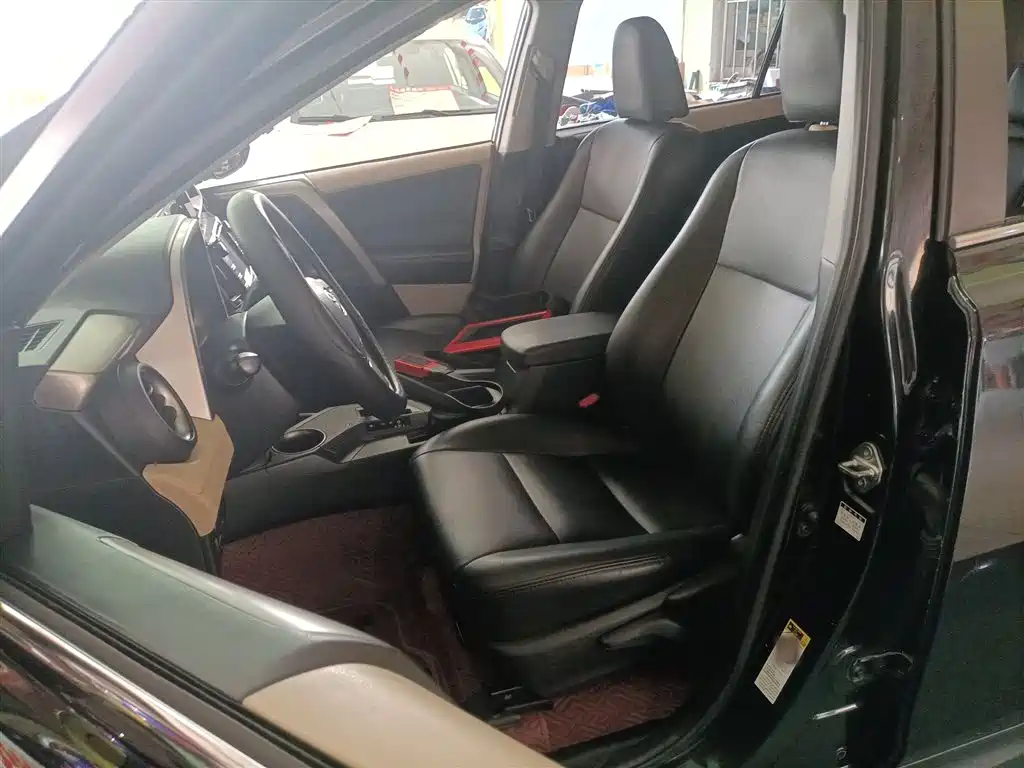 Toyota RAV4 Rongfang 2013 2.0L CVT 2WD Urban фото 14