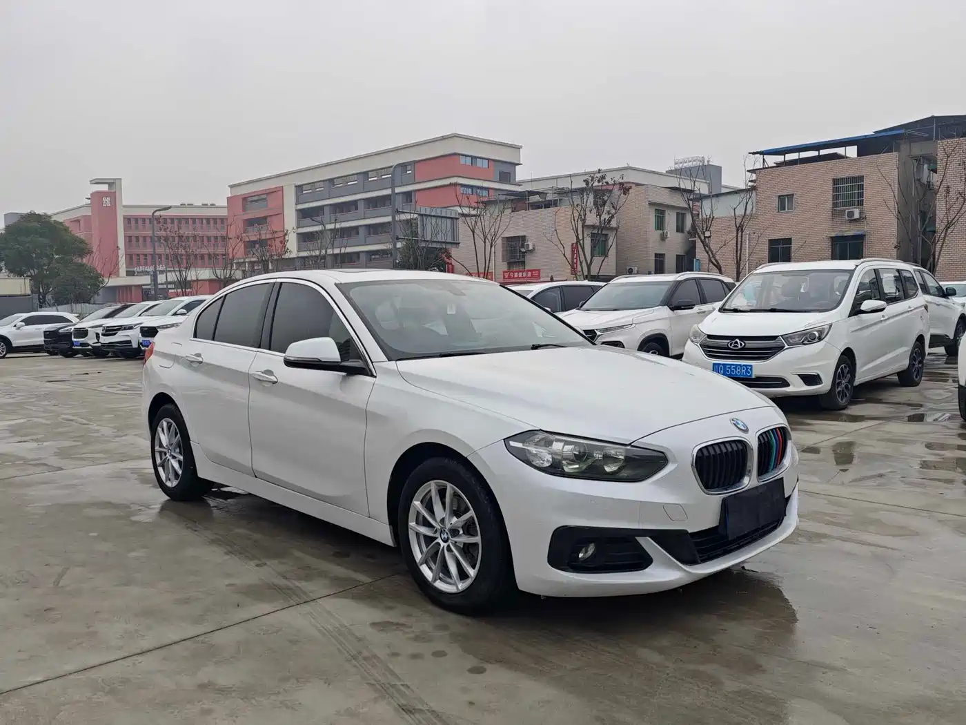 BMW 1 Series 2017 118i Fashion фото 3