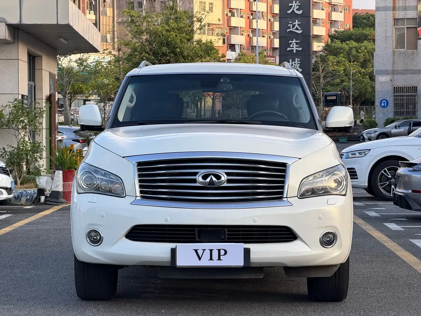 Infiniti QX80 2014 2013 5.6L 4WD