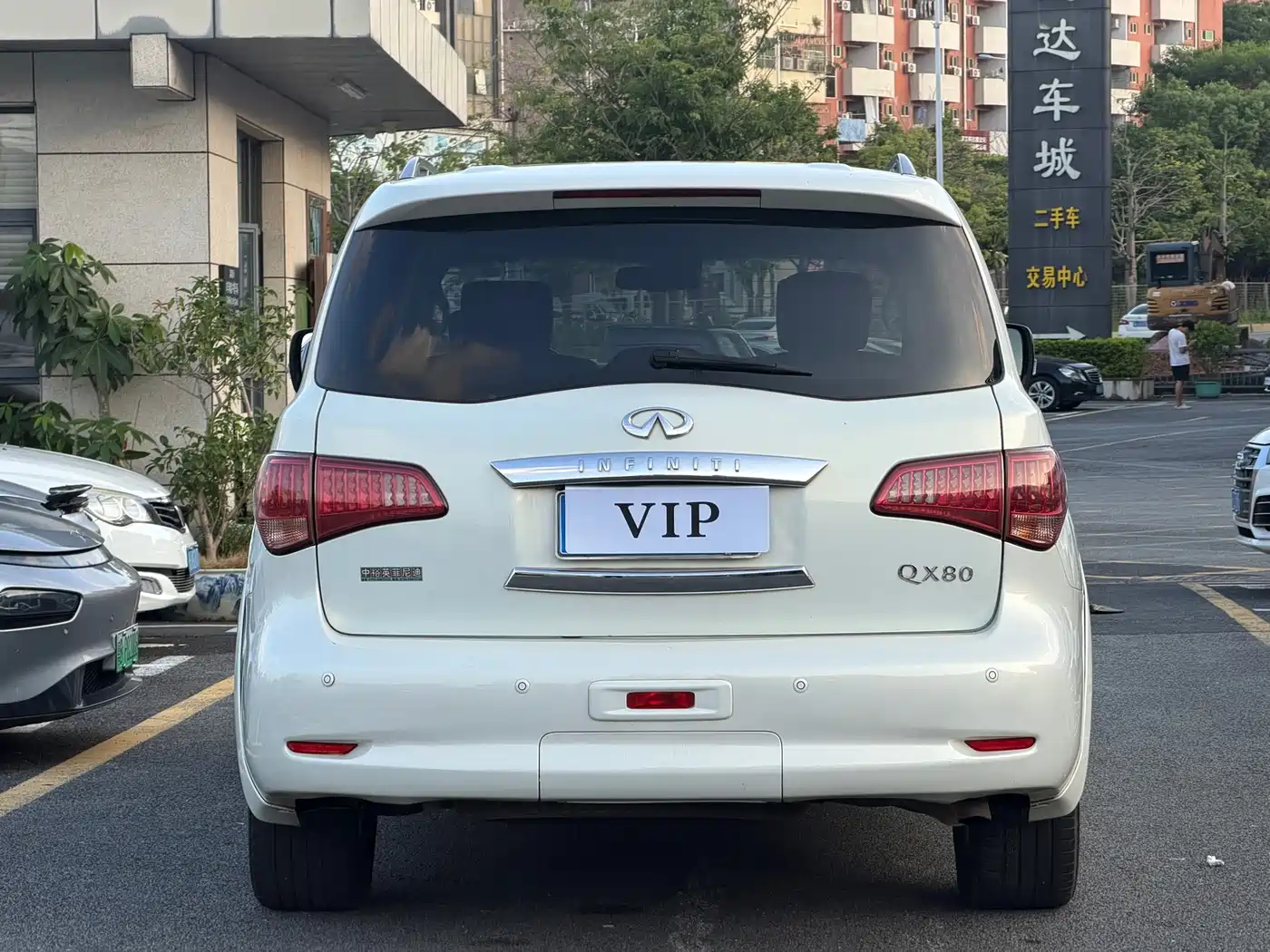 Infiniti QX80 2014 2013 5.6L 4WD