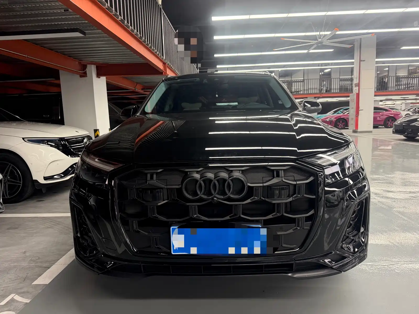 Photo 2 - Audi Q7