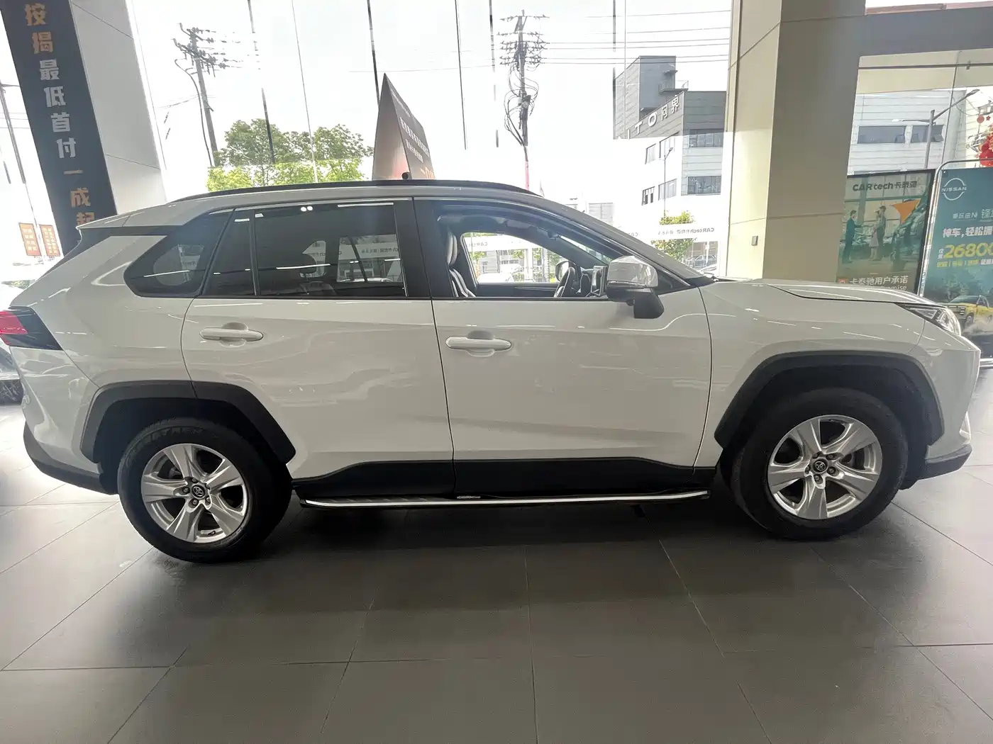 Toyota RAV4 Rongfang 2022 2.0L CVT 2WD Urban Edition фото 4