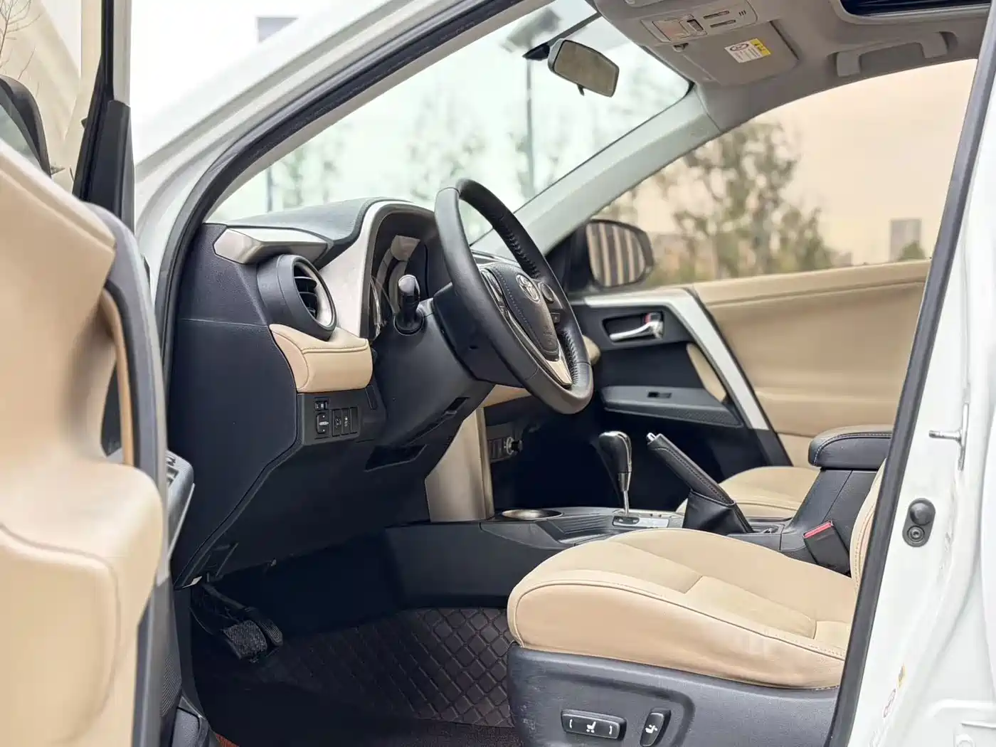 Toyota RAV4 Rongfang 2013 2.0L CVT 4WD Pioneer фото 9