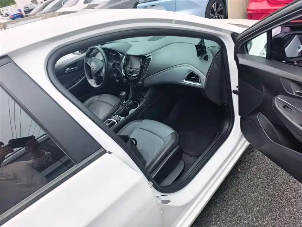 Chevrolet Cruze 2018 Redline 320 Automatic Urban Edge Edition фото 11
