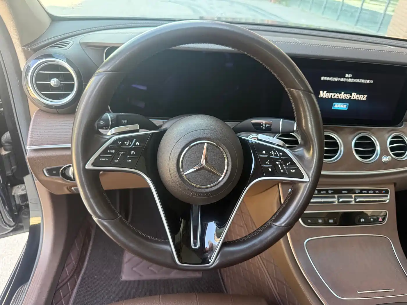 Mercedes-Benz E-Class 2022 E 260 L фото 9