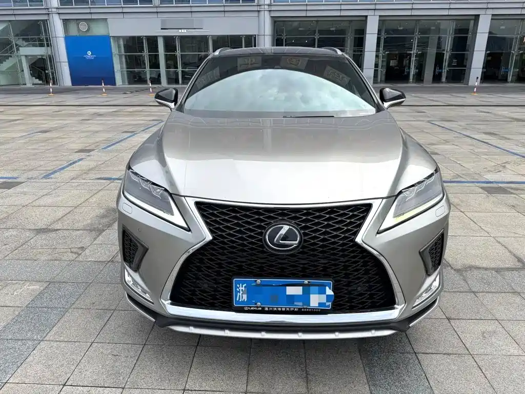 Фото 3 - Lexus RX