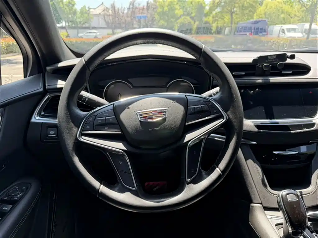 Cadillac XT5 2020 28T Luxury Model фото 3