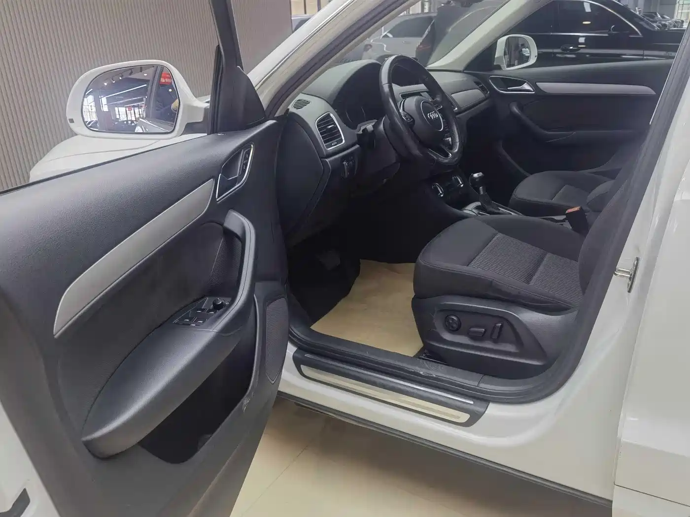 Audi Q3 2015 30 TFSI Progressive фото 4