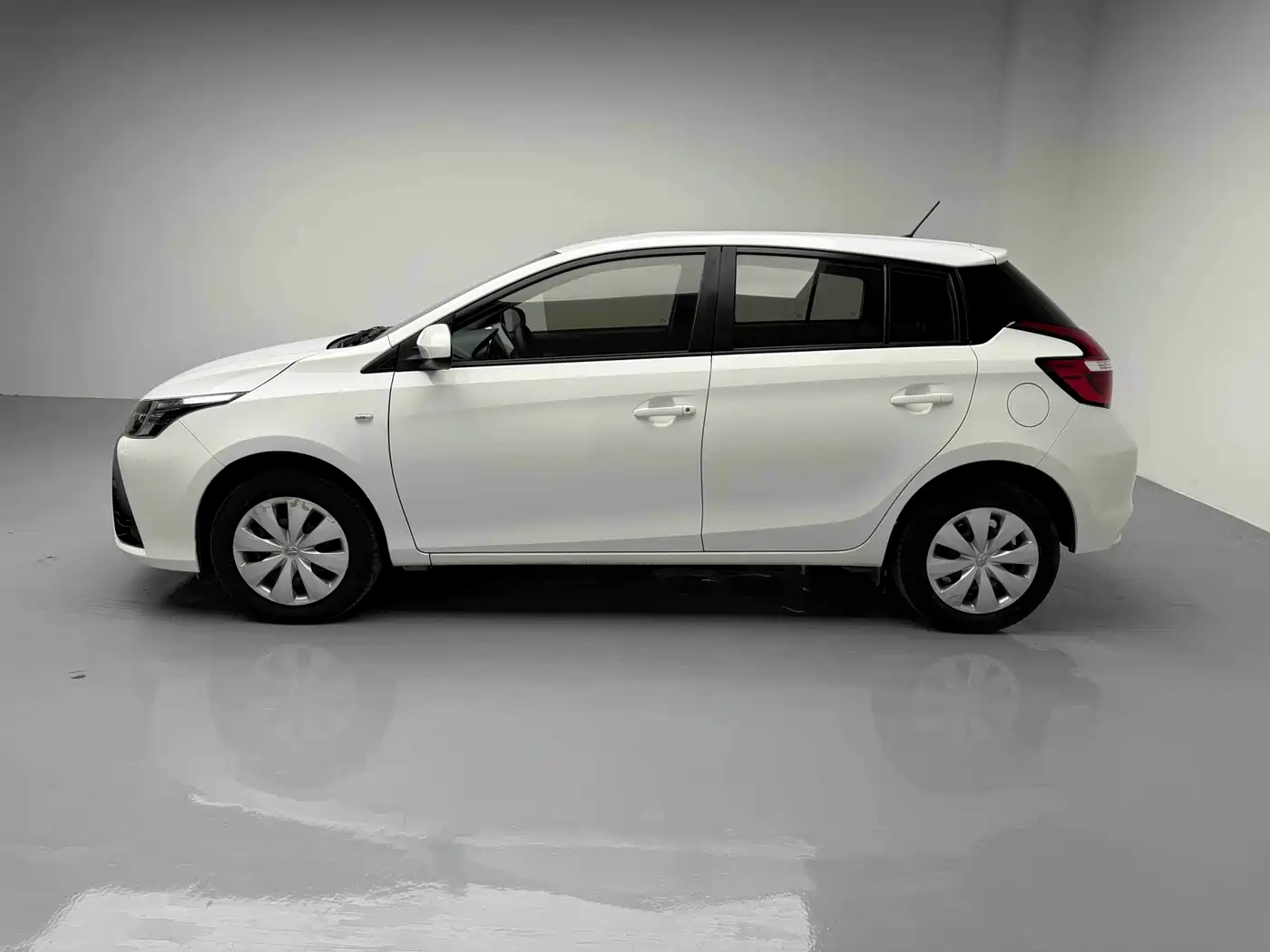 Toyota YARiS L Zhi Xuan 2019 1.5E CVT MeiDong Edition China VI фото 8