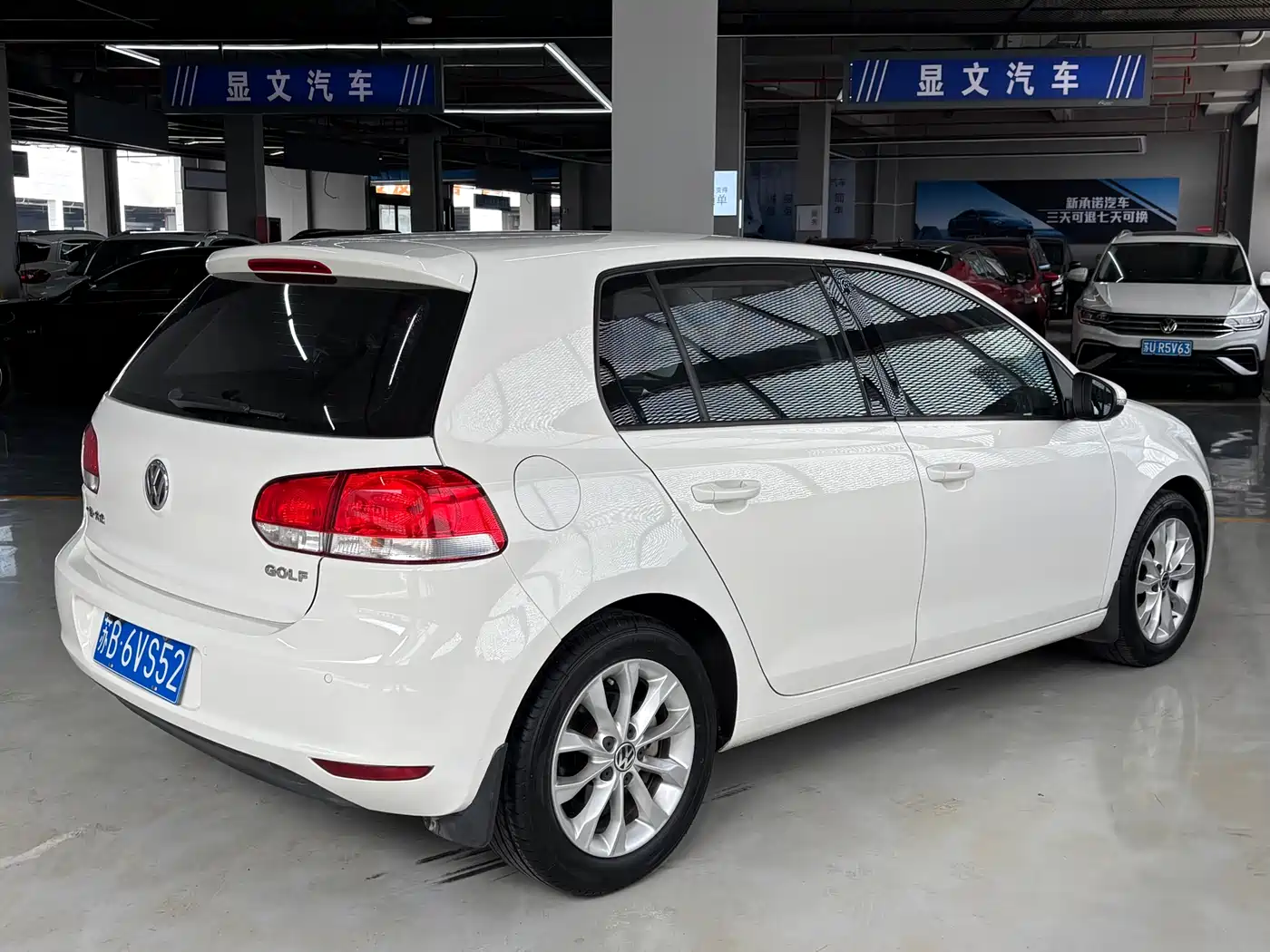 Volkswagen Golf 2011 Model 1.6 Automatic Comfort фото 14