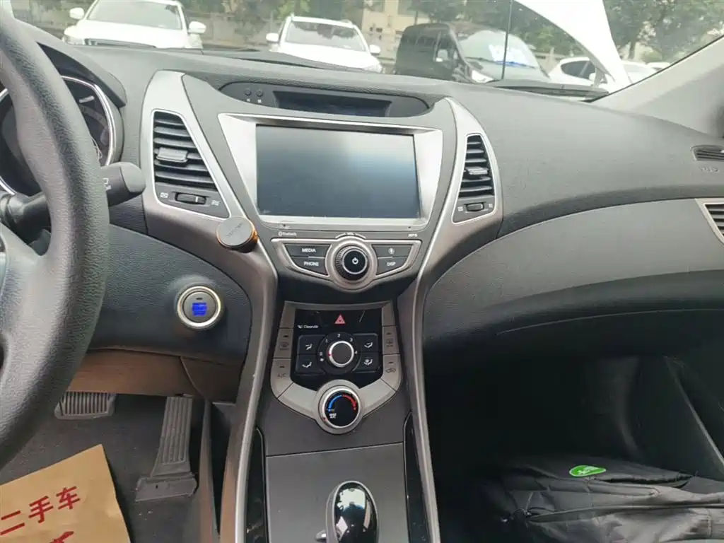 Hyundai Langdong 2016 1.6L Automatic Premium Edition фото 13