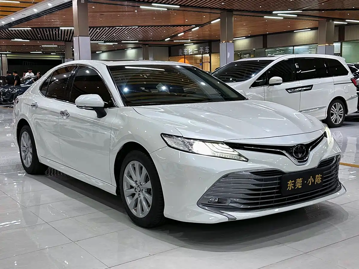 Toyota Camry 2018 2.0G Luxury Edition фото 3