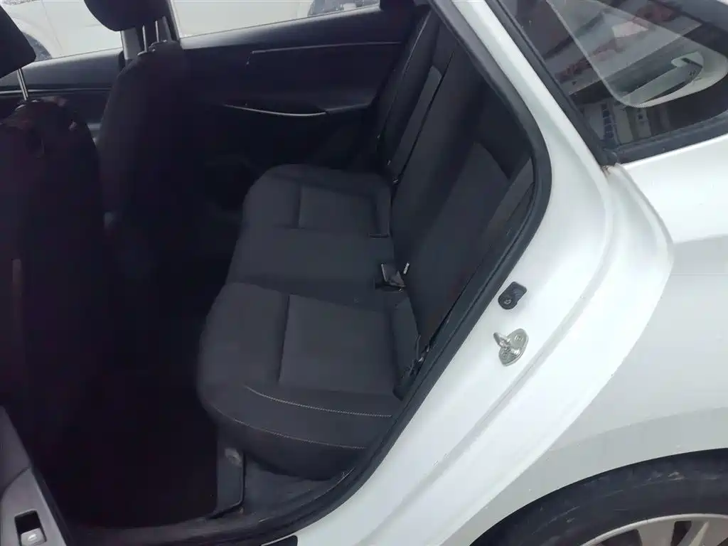 Hyundai Elantra 2020 1.6L Auto GL Pleasing Edition фото 17