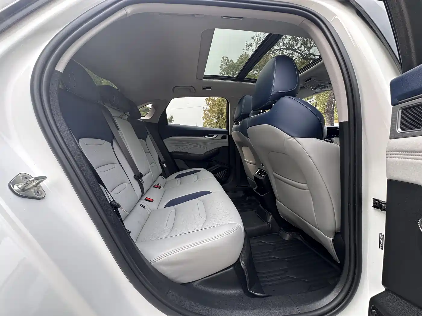 GEELY AUTOMOBILE XINGRUI