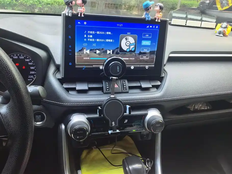 Toyota Wildlander 2021 2.0L CVT 4WD Luxury Edition фото 13