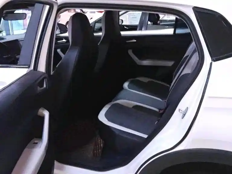 Volkswagen Tharu 2025 Model Rising Star 1.5L Advance Edition фото 4