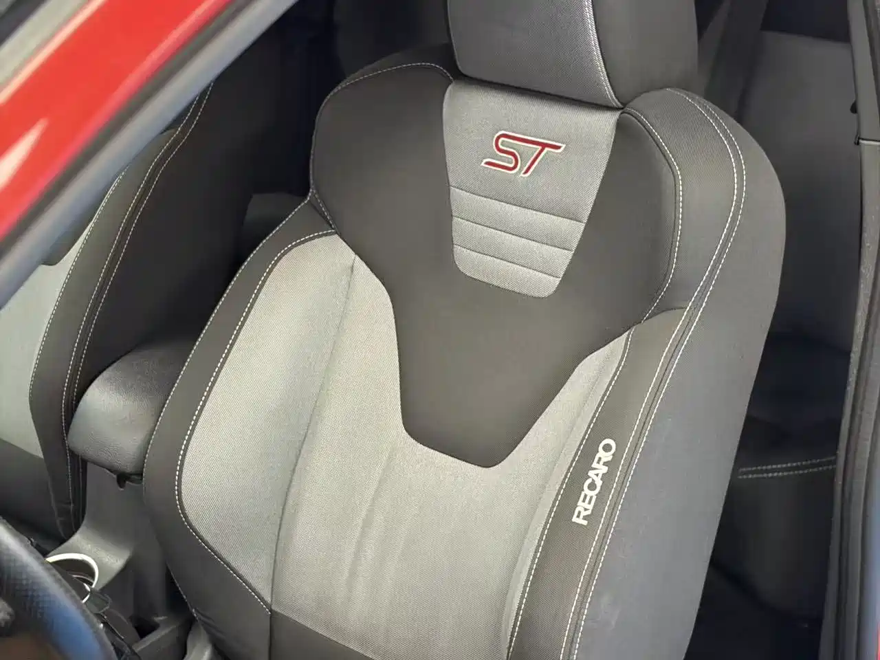 Ford Fiesta (Import) 2013 1.6T ST фото 12