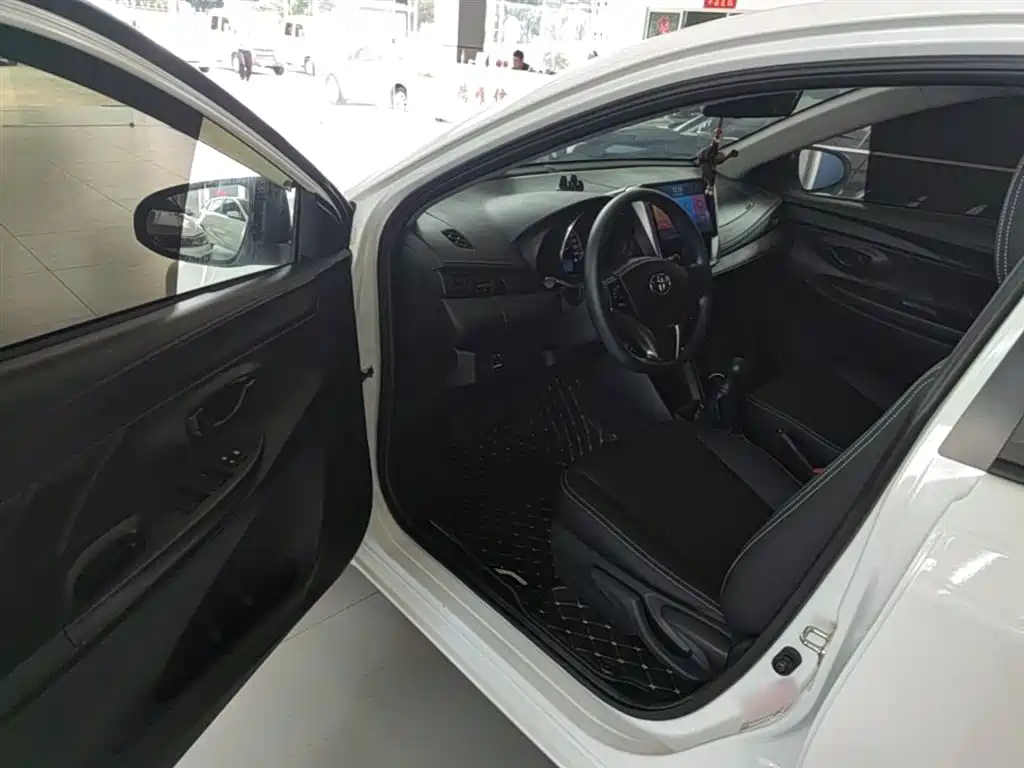 Toyota Vios 2021 1.5L Manual Chuangxing Edition фото 16